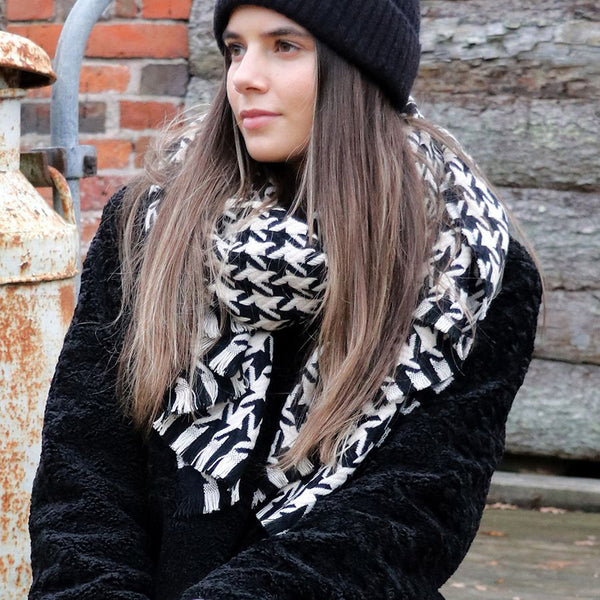 Monochrome Houndstooth Winter Scarf